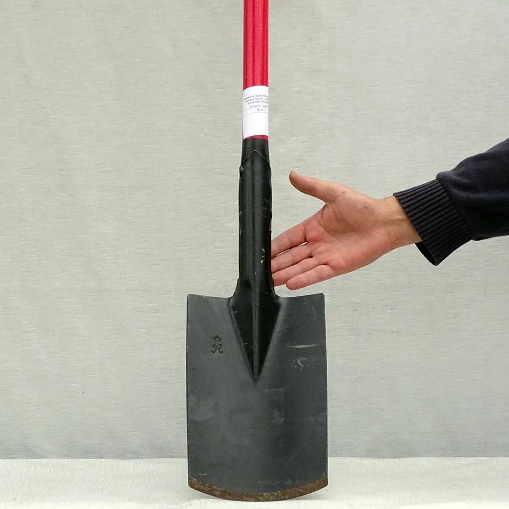 Bêche En Acier Extra Pour Travaux Lourds - Gamme Artisanale Gschwind 2 Bêche En Acier Extra Pour Travaux Lourds - Gamme Artisanale Gschwind – Image 2