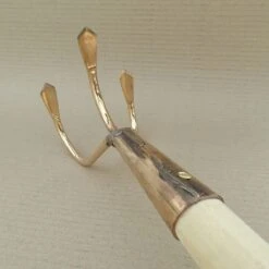 Cultivateur 3 Dents En Cuivre Modèle Taurus - Gamme PKS Bronze -Promesse De Fleurs Cultivateur 3 dents en cuivre modele Taurus Gamme Schauberger 99230 4