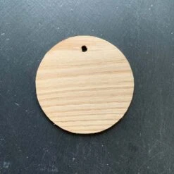 Etiquette à Suspendre Ronde En Châtaignier Ø9cm
