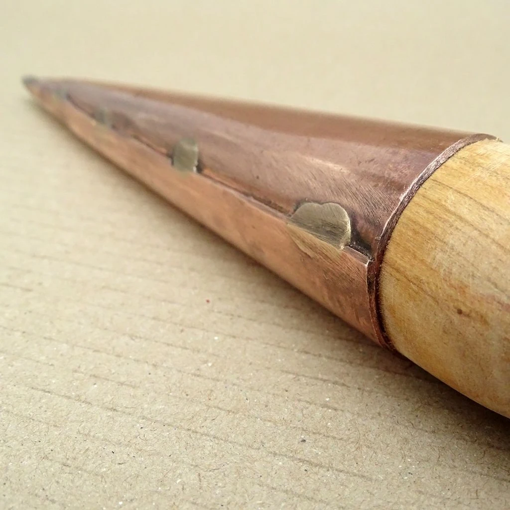 Plantoir à Main En Cuivre Modèle Maia - Gamme PKS Bronze 4 Plantoir à Main En Cuivre Modèle Maia - Gamme PKS Bronze – Image 4