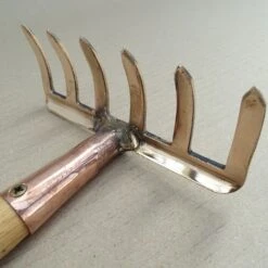 Râteau à Main En Cuivre Modèle Atik - Gamme PKS Bronze -Promesse De Fleurs Rateau a main en cuivre modele Atik Gamme Schauberger 99224 3