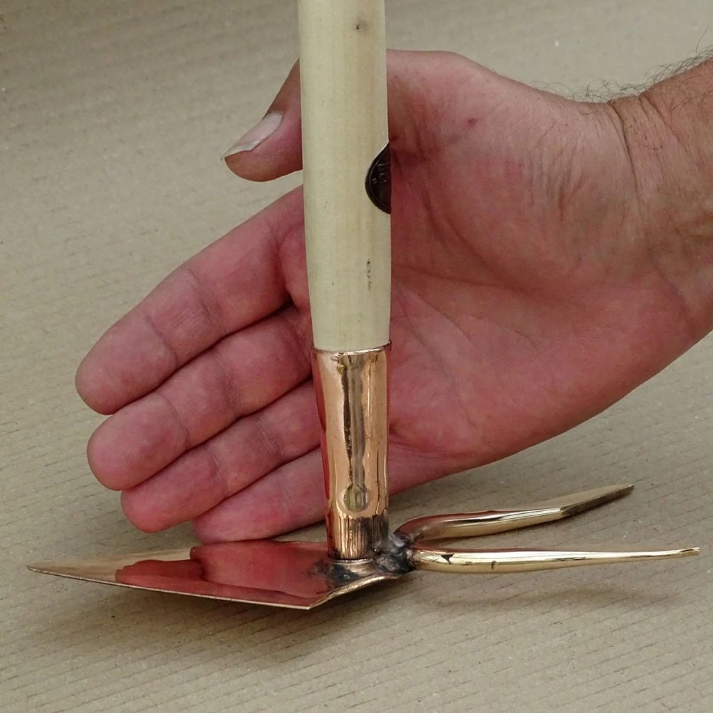 Serfouette Manche Long Panne Et Fourche En Cuivre Modèle Phoénix - Gamme PKS Bronze 7 Serfouette Manche Long Panne Et Fourche En Cuivre Modèle Phoénix - Gamme PKS Bronze – Image 7